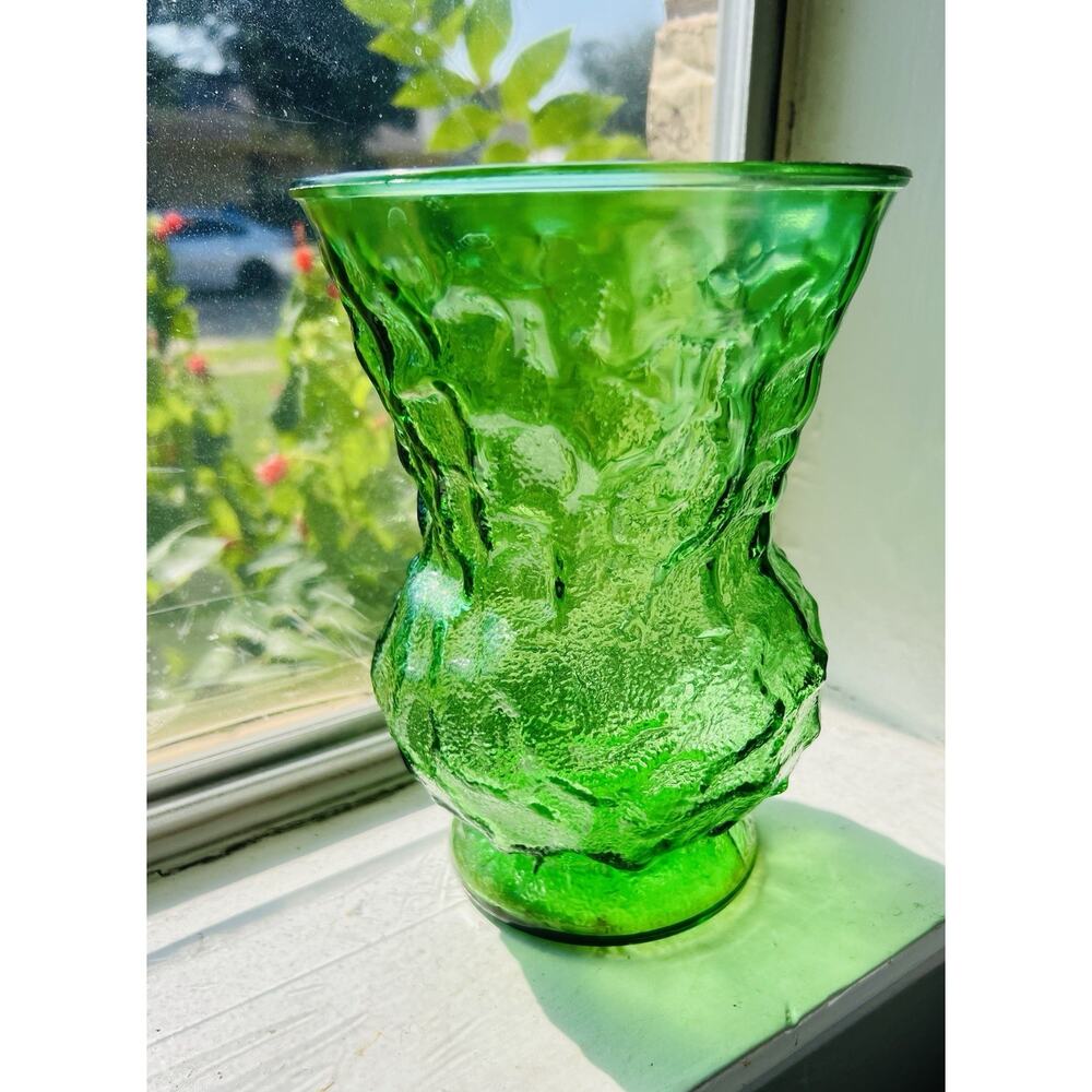 Vintage E.O Brody Co. Emerald Green Full Bouquet Art Glass Vase - 1970’s